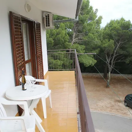 Popo Apartamento Starigrad Paklenica
